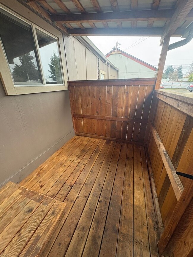 761 State Hwy 99 N in Eugene, OR - Building Photo - Building Photo