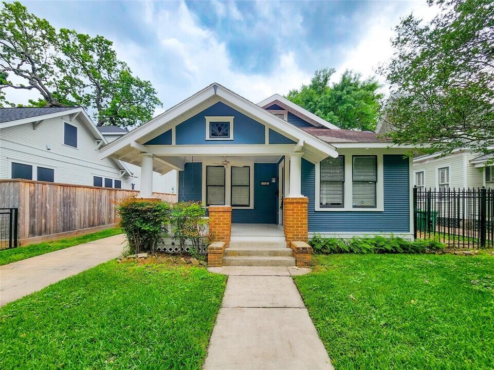 402 Omar St in Houston, TX - Building Photo