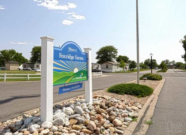 Foxridge Farm in Aurora, CO - Building Photo