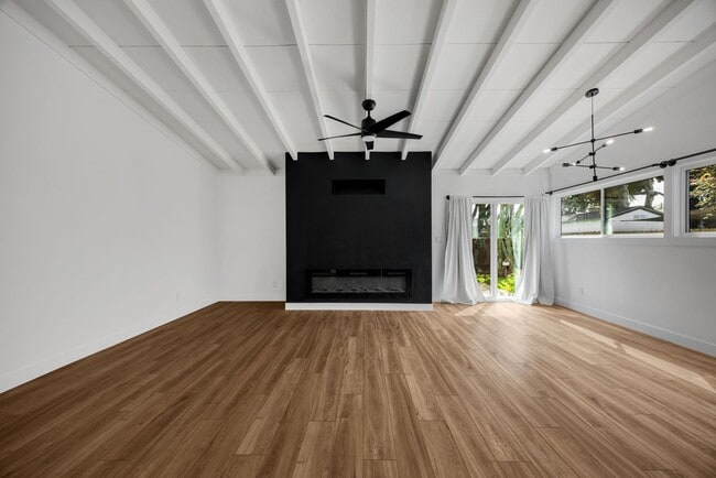 214 S Raymond Ave in Fullerton, CA - Building Photo - Building Photo