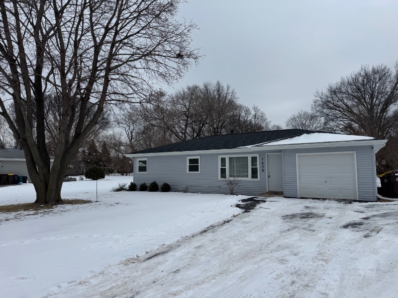 1415 Hackberry Ln in Machesney Park, IL - Building Photo