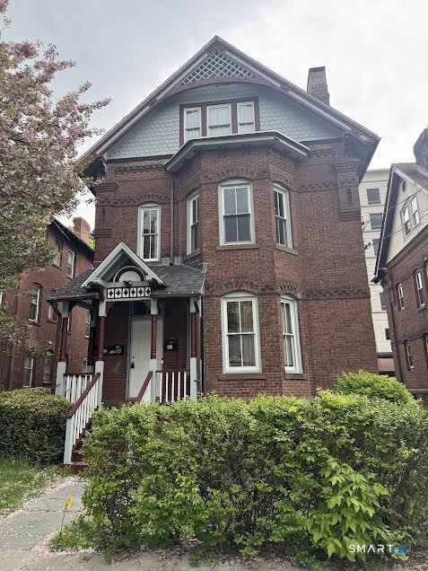 26 Hungerford St