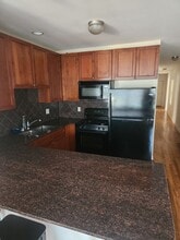 2453 W Harrison St, Unit 2 in Chicago, IL - Building Photo - Building Photo