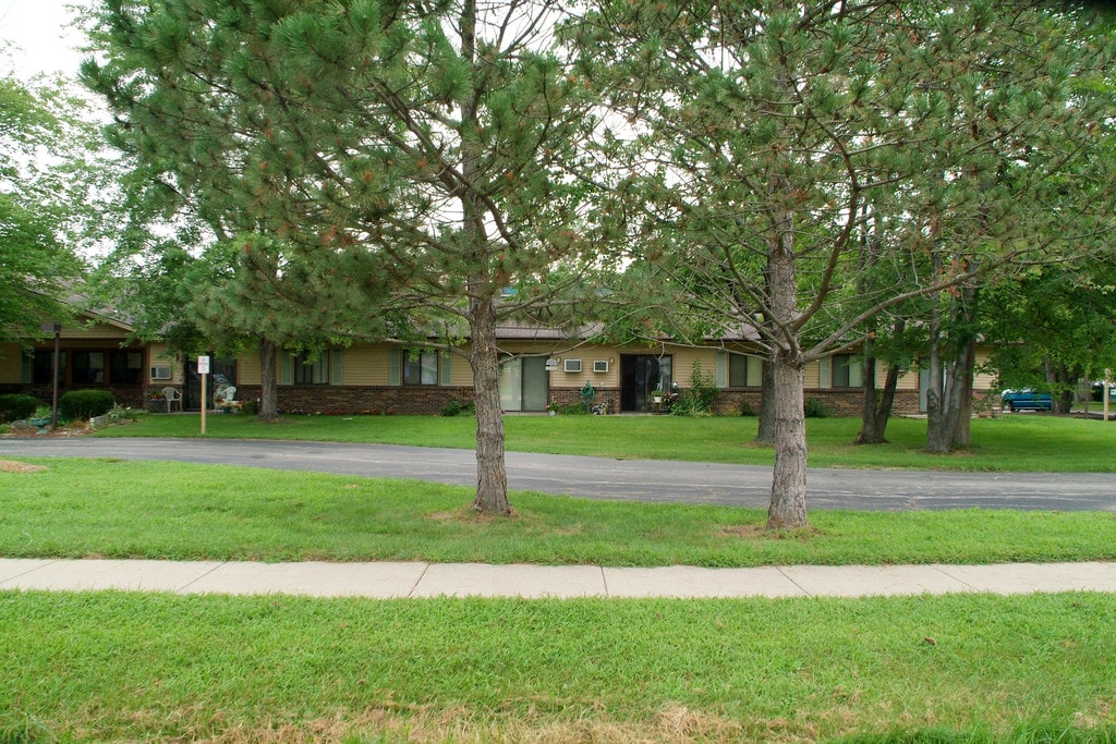 Rolling Brook Apartments Algonac, MI Apartments For Rent