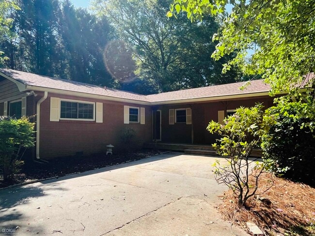 340 Bates Ave in Fayetteville, GA - Foto de edificio - Building Photo