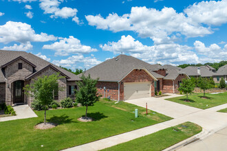 Magnolia Hills in Kennedale, TX - Foto de edificio - Building Photo