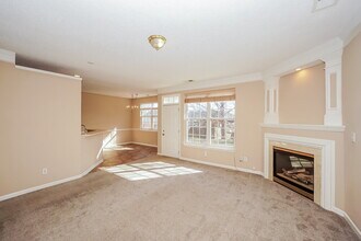 12330 Summer Creek Ln in Charlotte, NC - Foto de edificio - Building Photo