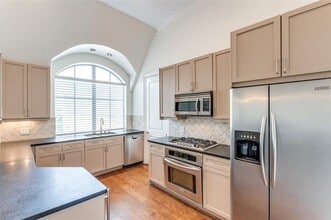 2300 Leonard St in Dallas, TX - Building Photo - Building Photo