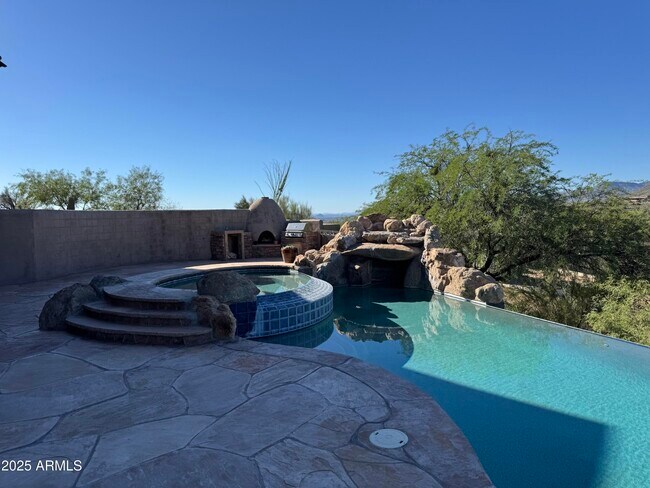 38211 N Sombrero Rd in Carefree, AZ - Building Photo - Building Photo