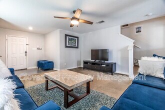 2634 Sunset Bend in San Antonio, TX - Building Photo - Building Photo