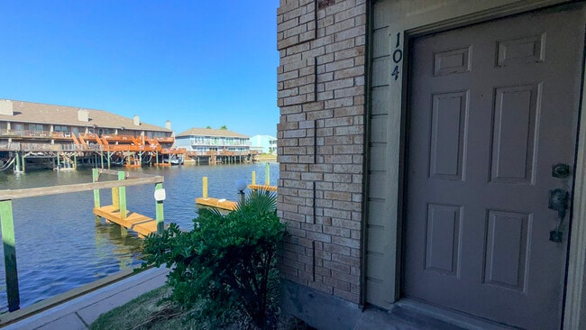 property at 15421 Seamount Cay Ct