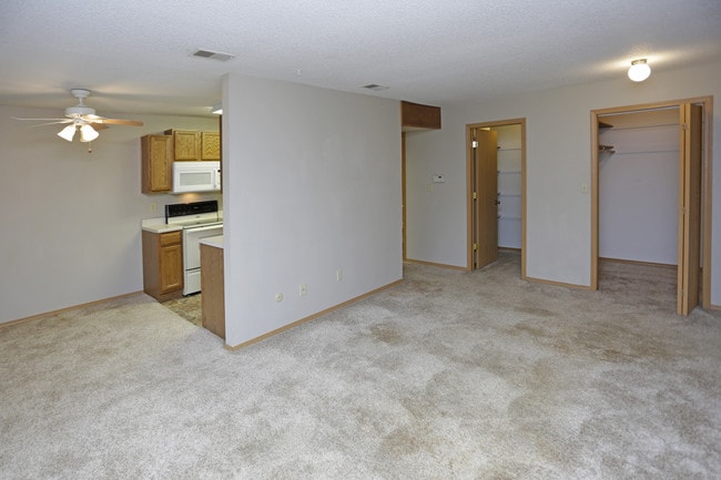 Walter Estates & Valley West Apartments in Sioux Falls, SD - Foto de edificio - Interior Photo