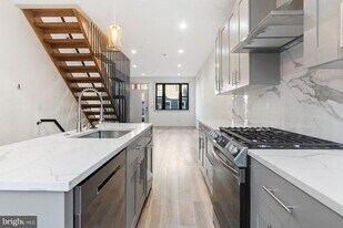 3118 Ridge Ave in Philadelphia, PA - Building Photo