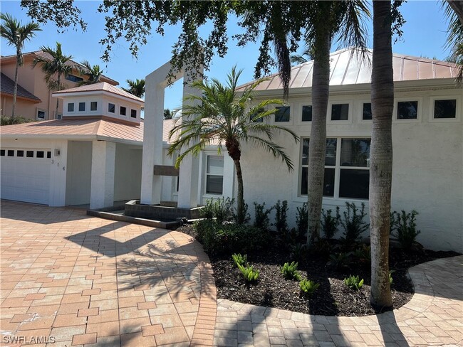 314 Egret Ave in Naples, FL - Foto de edificio - Building Photo