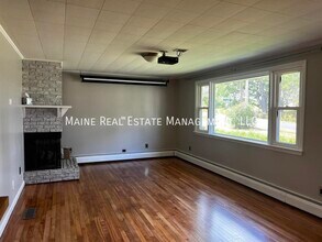 287 Old County Rd in Hampden, ME - Foto de edificio - Building Photo