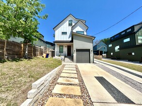 1225 Delano St in Austin, TX - Foto de edificio - Building Photo