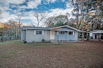 4240 Azalea Dr in Jackson, MS - Foto de edificio - Building Photo