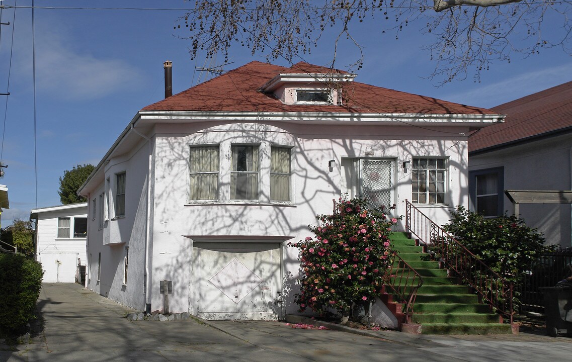 1269 Alcatraz Ave in Berkeley, CA - Foto de edificio