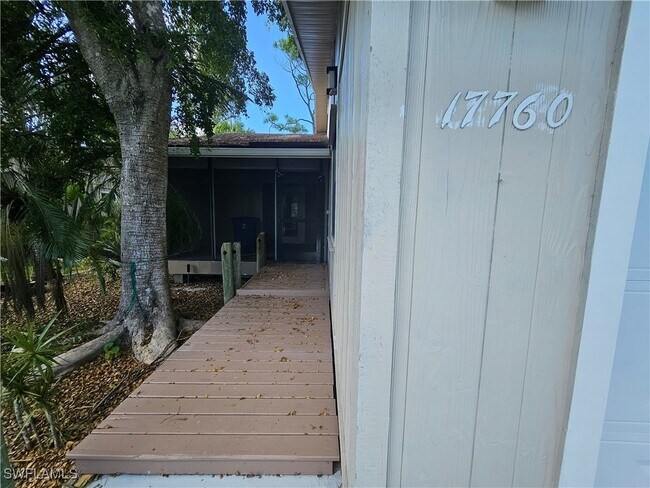 17760 Park Village Blvd in Ft. Myers, FL - Building Photo - Building Photo