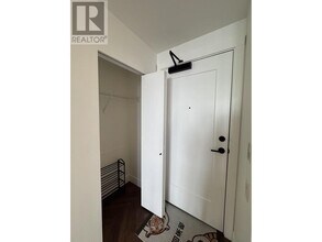 9228-9228 Slopes Mews in Burnaby, BC - Building Photo - Building Photo