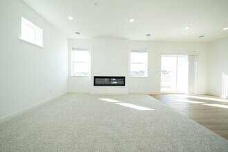 10503 Harbor Ln N in Maple Grove, MN - Building Photo - Building Photo