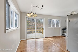 13 Holly Dr, Unit B011 in Saratoga Springs, NY - Building Photo - Building Photo