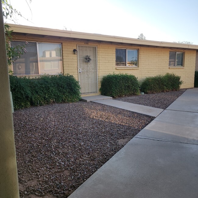 3001 E Blacklidge Dr in Tucson, AZ - Building Photo - Building Photo