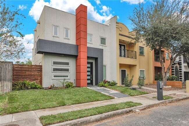 24 S 4th St in McAllen, TX - Building Photo - Building Photo