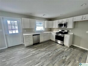 138 Chestnut St in Roseto, PA - Building Photo - Building Photo