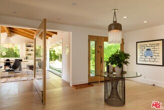 6048 Philip Ave in Malibu, CA - Building Photo - Building Photo