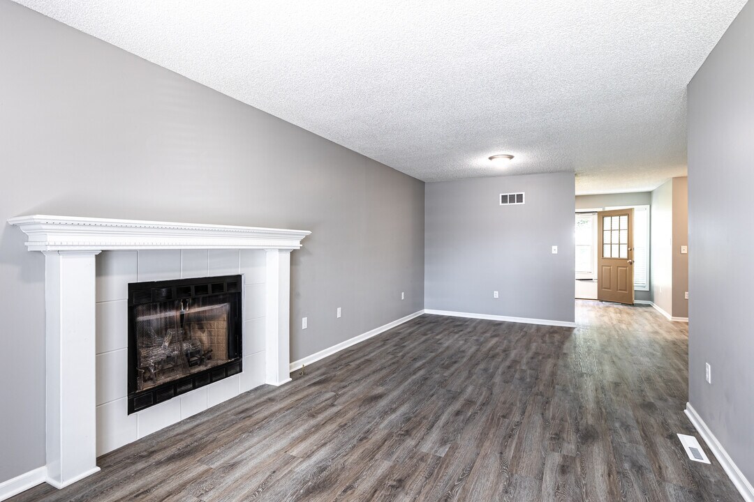 Windsong Townhomes in Lee's Summit, MO - Building Photo