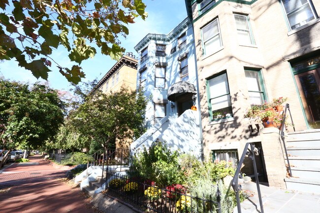 1737 T St NW in Washington, DC - Building Photo - Building Photo