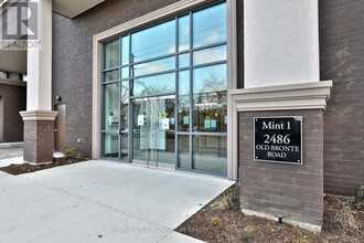 2486-2486 Old Bronte Rd in Oakville, ON - Building Photo - Building Photo