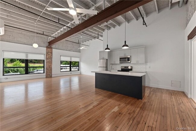 189 N Main St in Port Chester, NY - Building Photo - Building Photo