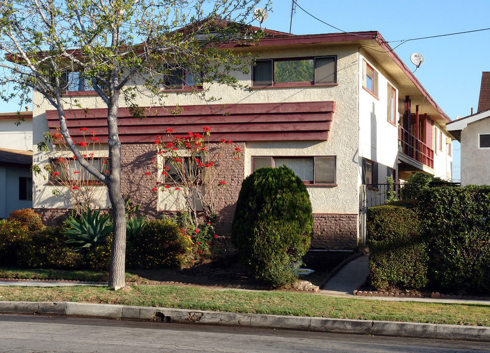 645 E Queen St in Inglewood, CA - Building Photo