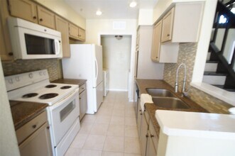 8263 Sands Point Dr in Houston, TX - Building Photo - Building Photo