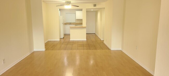 2985 Riverside Dr, Unit 206 in Coral Springs, FL - Building Photo - Building Photo