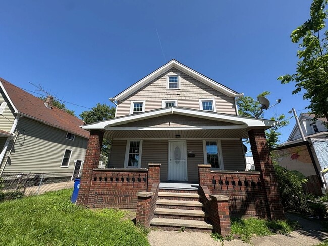 property at 395 E 161st St
