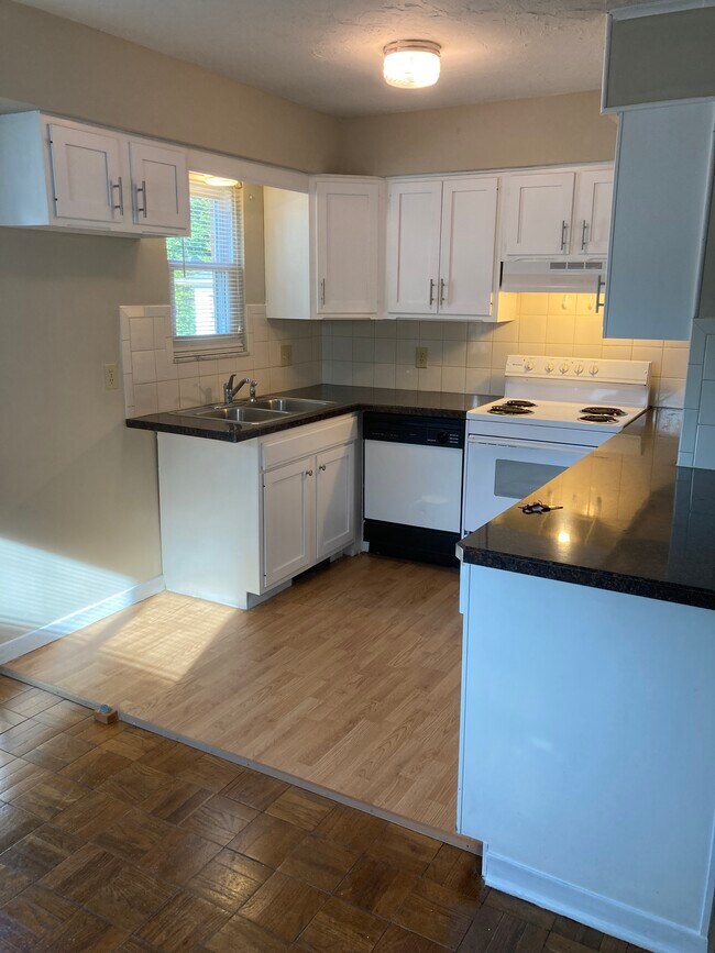 2845 Chamberlain Rd Rentals in Fairlawn, OH