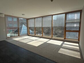 Cayuga Place in Ithaca, NY - Foto de edificio - Building Photo