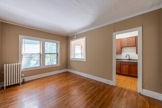 Grand and Dale Apartments in St. Paul, MN - Building Photo - Interior Photo