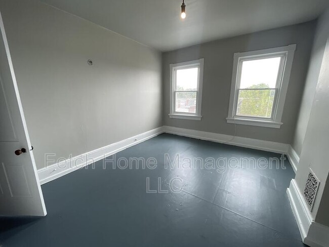 property at 115 S 10th St
