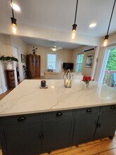 6 Coburn Ave in Stonington, CT - Building Photo - Building Photo