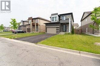 301 Freure Dr in Cambridge, ON - Building Photo - Building Photo