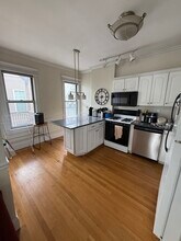 190 L St, Unit 3 in Boston, MA - Building Photo - Building Photo