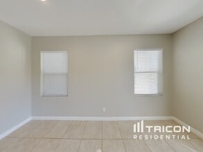 10843 Ackers Dr in Henderson, NV - Building Photo - Building Photo