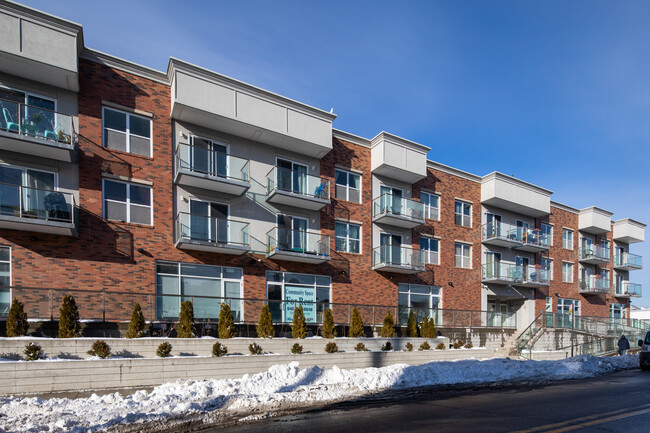 The Residences at the Gemini in Rockaway Park, NY - Foto de edificio - Building Photo