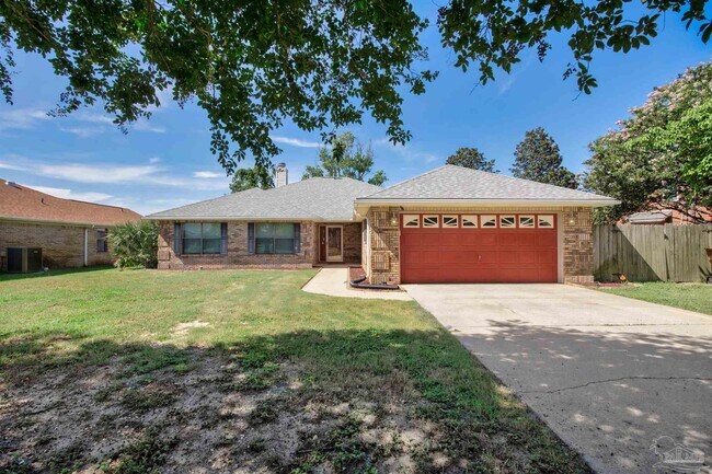 10033 Via Grande in Navarre, FL - Building Photo - Building Photo