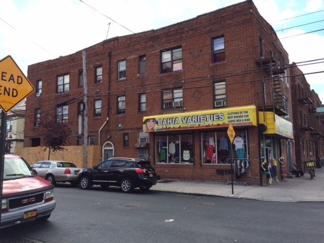 100-22 37th Ave in Flushing, NY - Building Photo