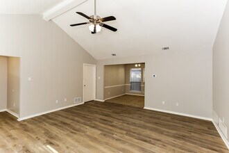 3309 Sara Dr in Rowlett, TX - Foto de edificio - Building Photo